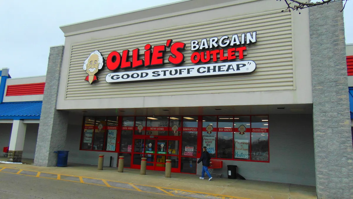 External shot of an Ollie's.